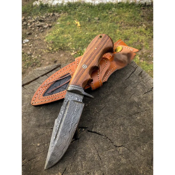 https://forgingblades.com/wp-content/uploads/2021/06/Damascus-hunting-knife-1-600x600.jpg